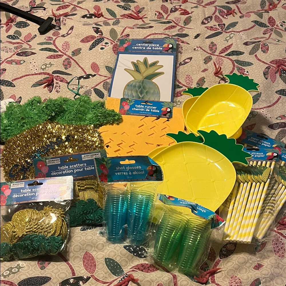 Pineapple Party Tableware Set - Yellow & Green